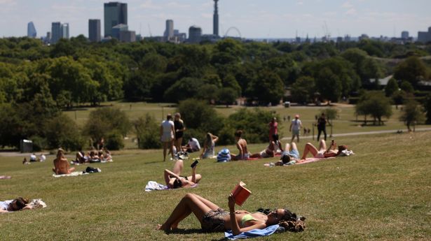 英国天气:周日可能是“迄今为止最热的一天”，英国人将面临30摄氏度的热浪